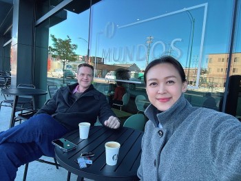 Ngọc Nga hạnh phúc cùng ông xã sang thăm hai con học nghệ thuật ở Michigan