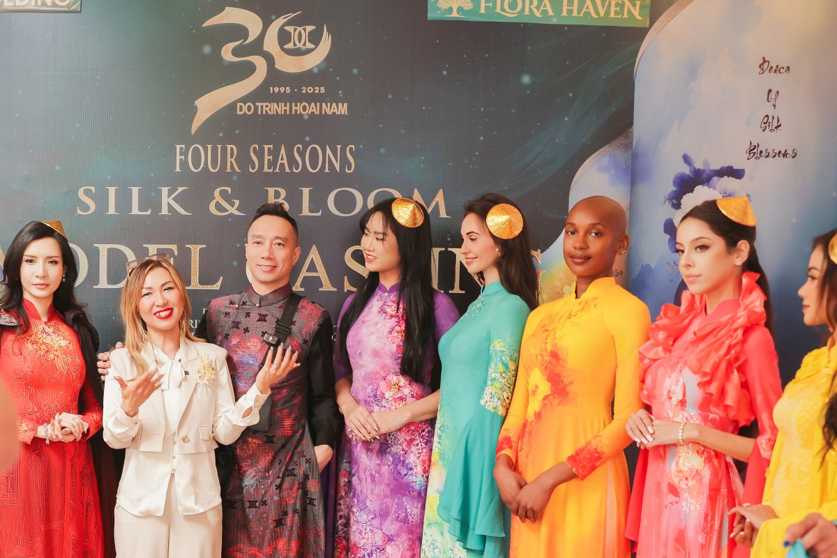 Siêu mẫu Mỹ Element trình diễn áo dài trong show 'Tứ Bình Hoa Lụa' của NTK Đỗ Trịnh Hoài Nam tại California