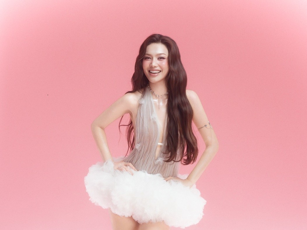 Mừng tuổi 22, Á hậu Cẩm Ly hé lộ kế hoạch lấn sân làm MC, diễn viên