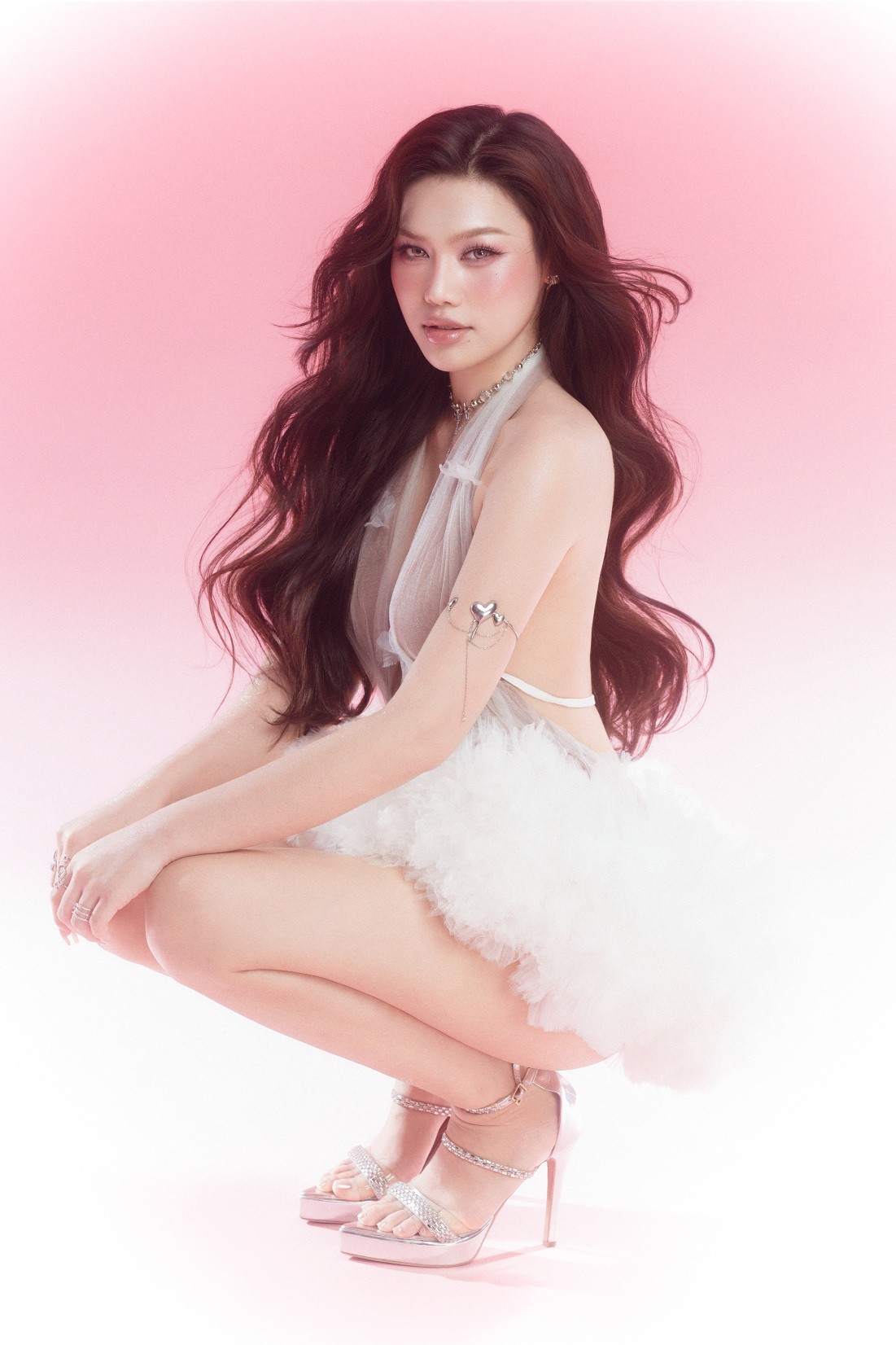 Mừng tuổi 22, Á hậu Cẩm Ly hé lộ kế hoạch lấn sân làm MC, diễn viên - Muốn xây dựng hình ảnh 'người đẹp đa tài'