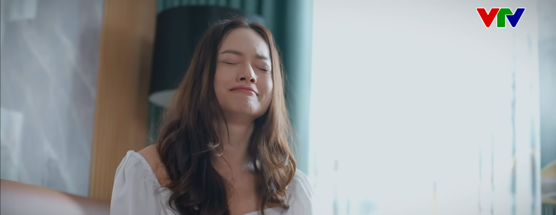 Gió ngang khoảng trời xanh tập 42 gây tranh cãi: Tẩy trắng tiểu tam hay sự ghen tị của cô độc?