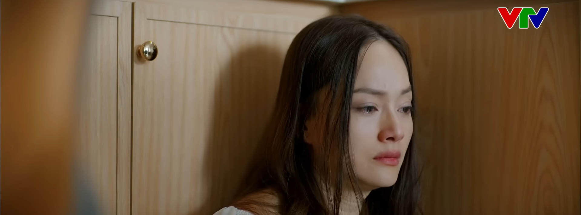 Gió ngang khoảng trời xanh tập 42 gây tranh cãi: Tẩy trắng tiểu tam hay sự ghen tị của cô độc?