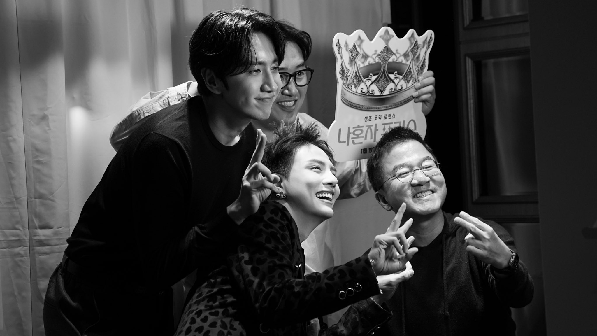 Duy Khánh gây chú ý tại sự kiện phim ở Hàn Quốc, hội ngộ loạt tài tử Kbiz