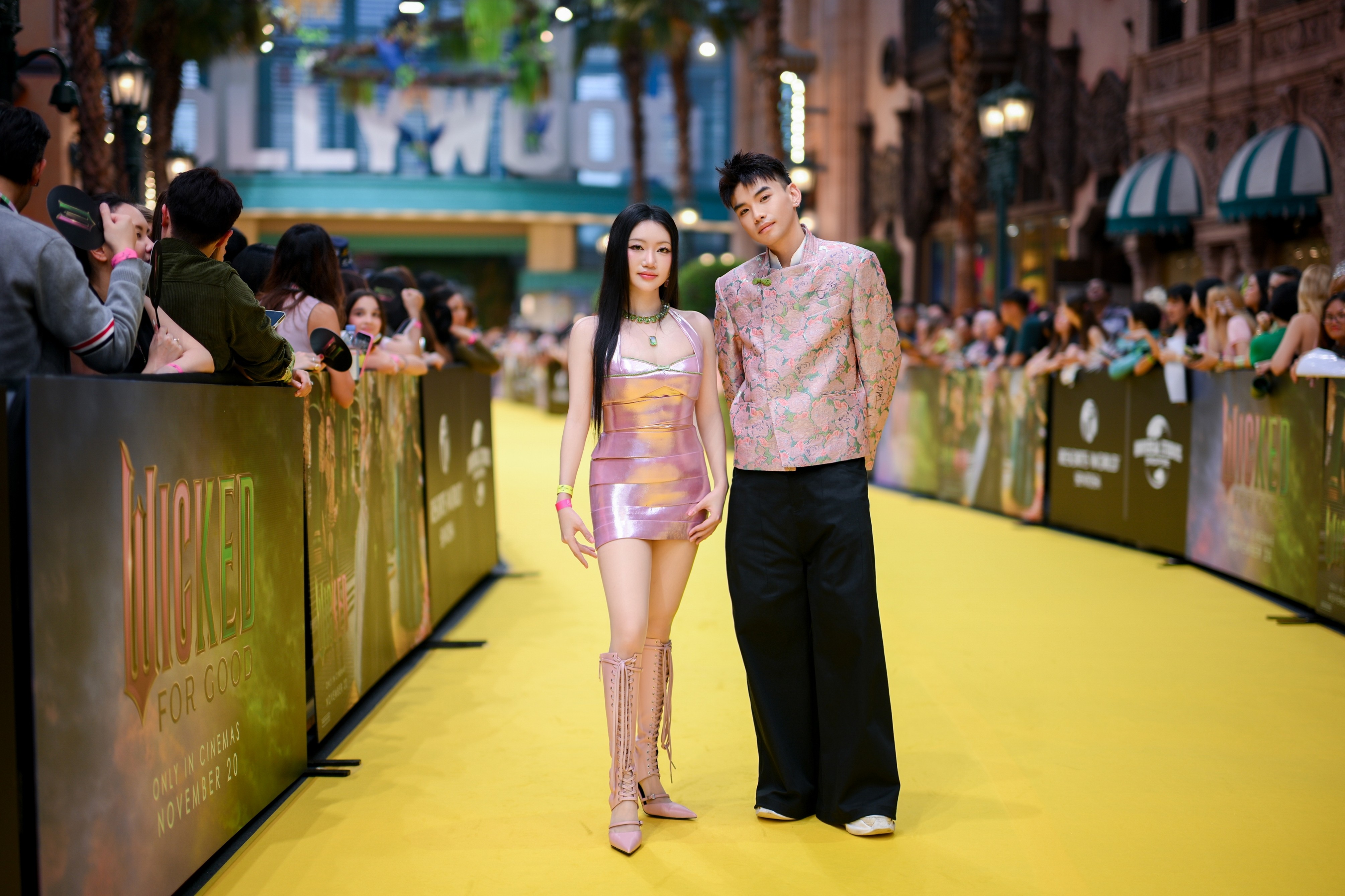 'Em xinh' Orange rạng rỡ bên Ariana Grande, Dương Tử Quỳnh trong sự kiện 'Wicked: Phần 2'