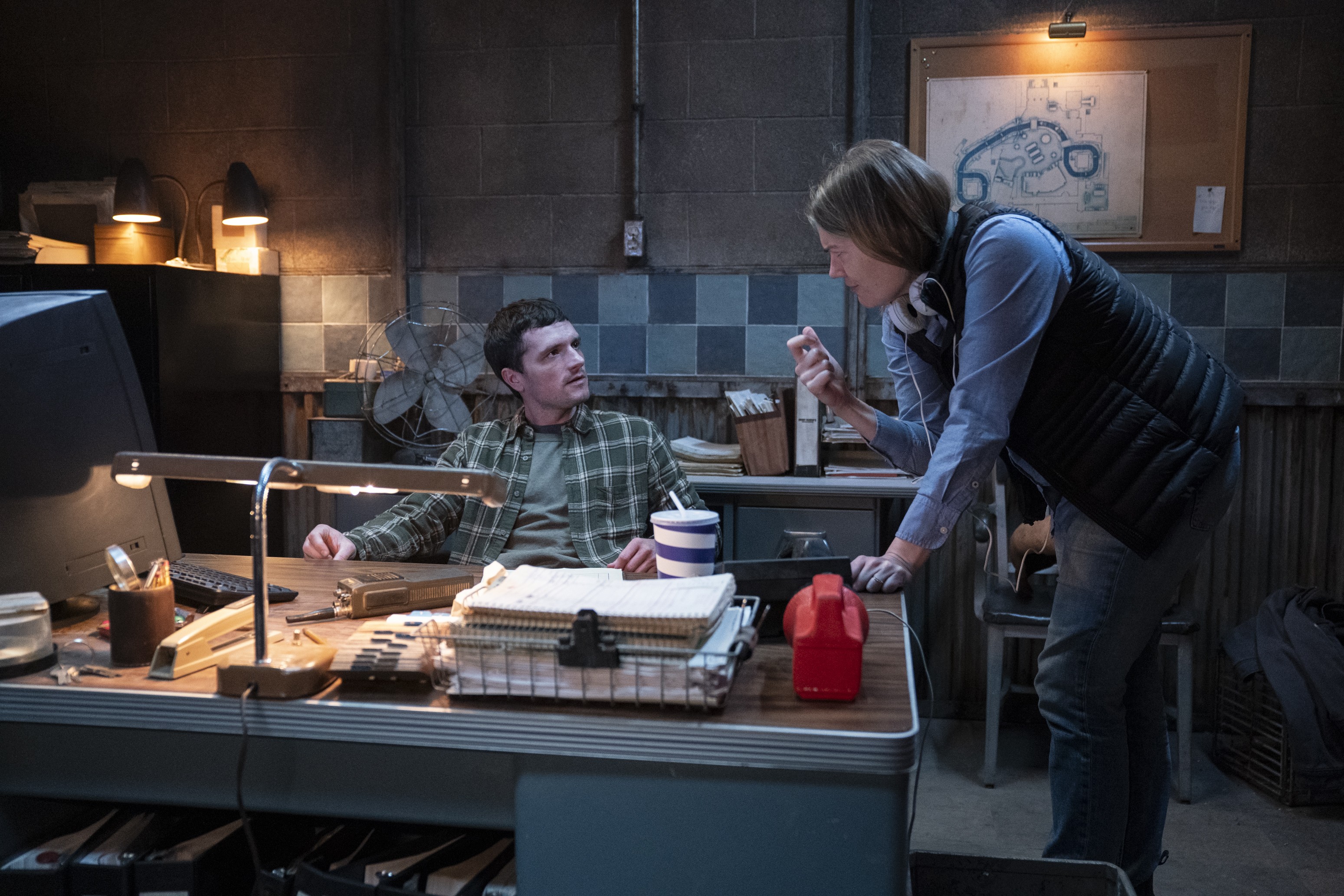 'Năm đêm kinh hoàng 2': Bộ đôi 'Scream' tái hợp sau 30 năm, mang theo bí mật rợn người về phản diện chính