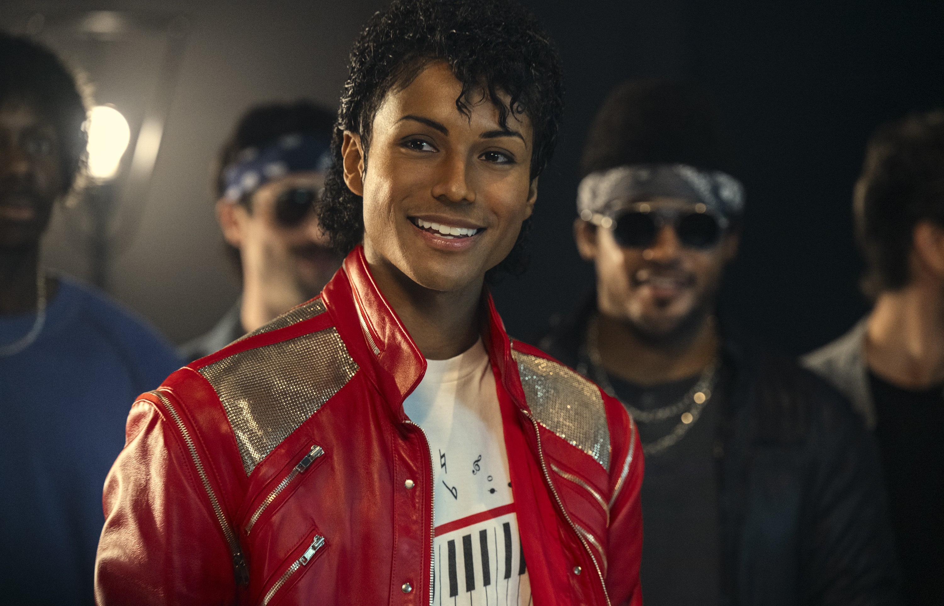 Michael Jackson một lần nữa làm nên lịch sử: Trailer phim tiểu sử 'vượt mặt' Taylor Swift, xác lập kỷ lục toàn cầu