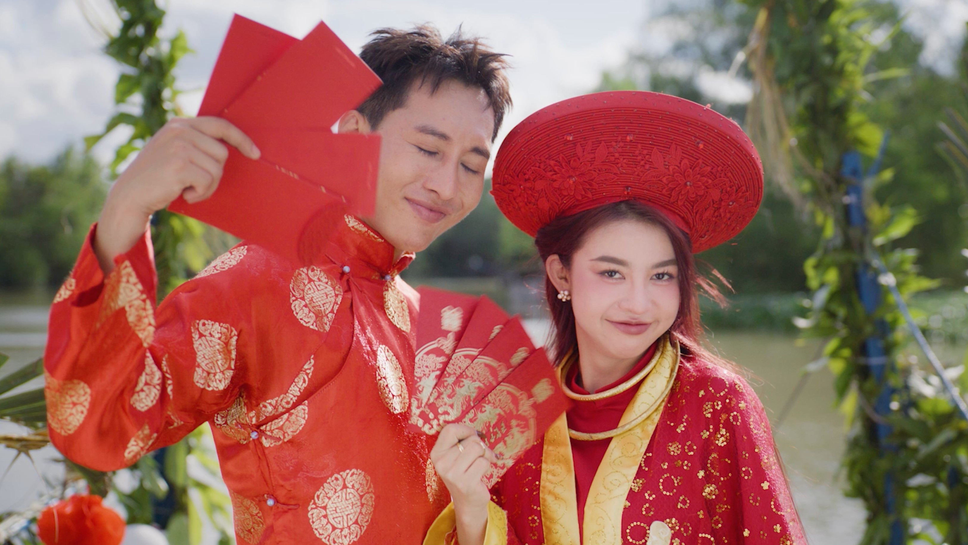 MV 'Sợi chỉ hồng' - Nét chấm phá cực duyên dáng của phim điện ảnh 'Cưới vợ cho cha'