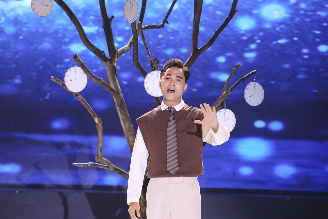 'Tình Bolero 2025': Ca sĩ Ngọc Sơn hứa 'dạy nghề' cho Vương Khánh