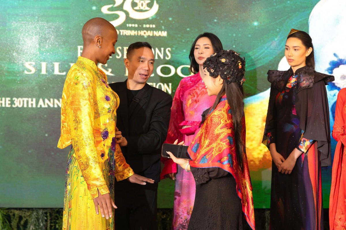 Quảng bá áo dài Việt vươn mình ra thế giới - lời tri ân của đạo diễn Đỗ Bảo Ngọc gửi về quê nhà Quảng bá áo dài Việt vươn mình ra thế giới - lời tri ân của đạo diễn Đỗ Bảo Ngọc gửi về quê nhà