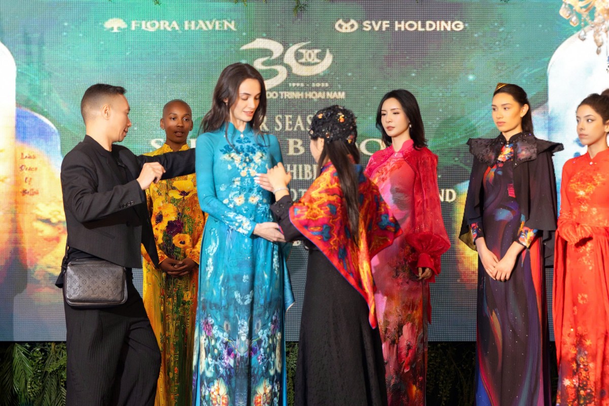 Quảng bá áo dài Việt vươn mình ra thế giới - lời tri ân của đạo diễn Đỗ Bảo Ngọc gửi về quê nhà Quảng bá áo dài Việt vươn mình ra thế giới - lời tri ân của đạo diễn Đỗ Bảo Ngọc gửi về quê nhà