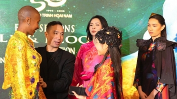 Quảng bá áo dài Việt vươn mình ra thế giới - lời tri ân của đạo diễn Đỗ Bảo Ngọc gửi về quê nhà