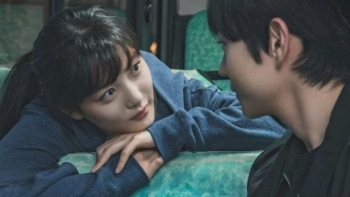 'Dear X' của Kim Yoo Jung bị phát tán trái phép, làng giải trí lo lắng