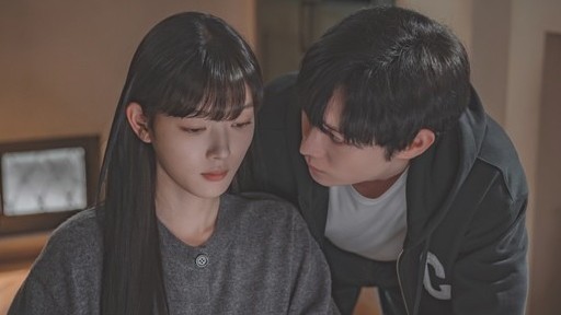 Em gái quốc dân Kim Yoo Jung: Hóa thân nữ chính ‘Dear X’ chemistry tình bể bình với dàn mĩ nam