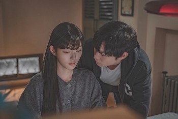 Em gái quốc dân Kim Yoo Jung: Hóa thân nữ chính ‘Dear X’ chemistry tình bể bình với dàn mĩ nam