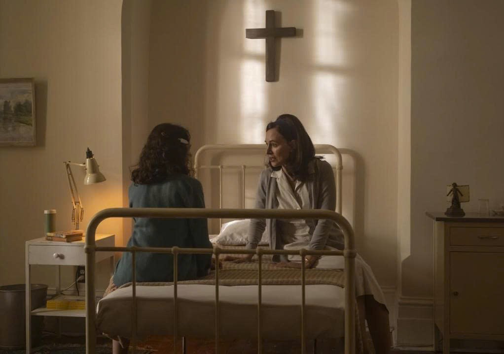 'Welcome to Derry' - Bắt lỗi những chi tiết gây khó hiểu