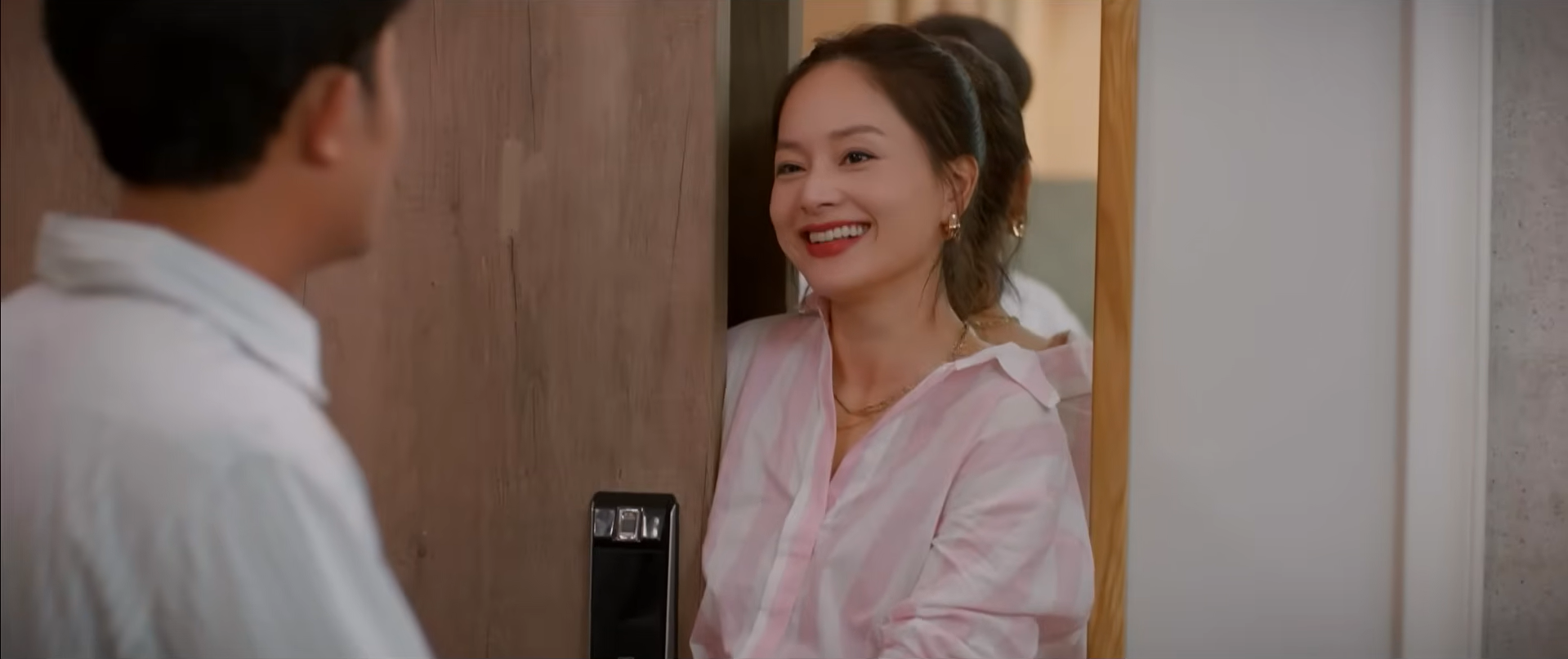 Lan Phương tiết lộ về hậu trường bất ngờ bị Quốc Đam bóp cổ