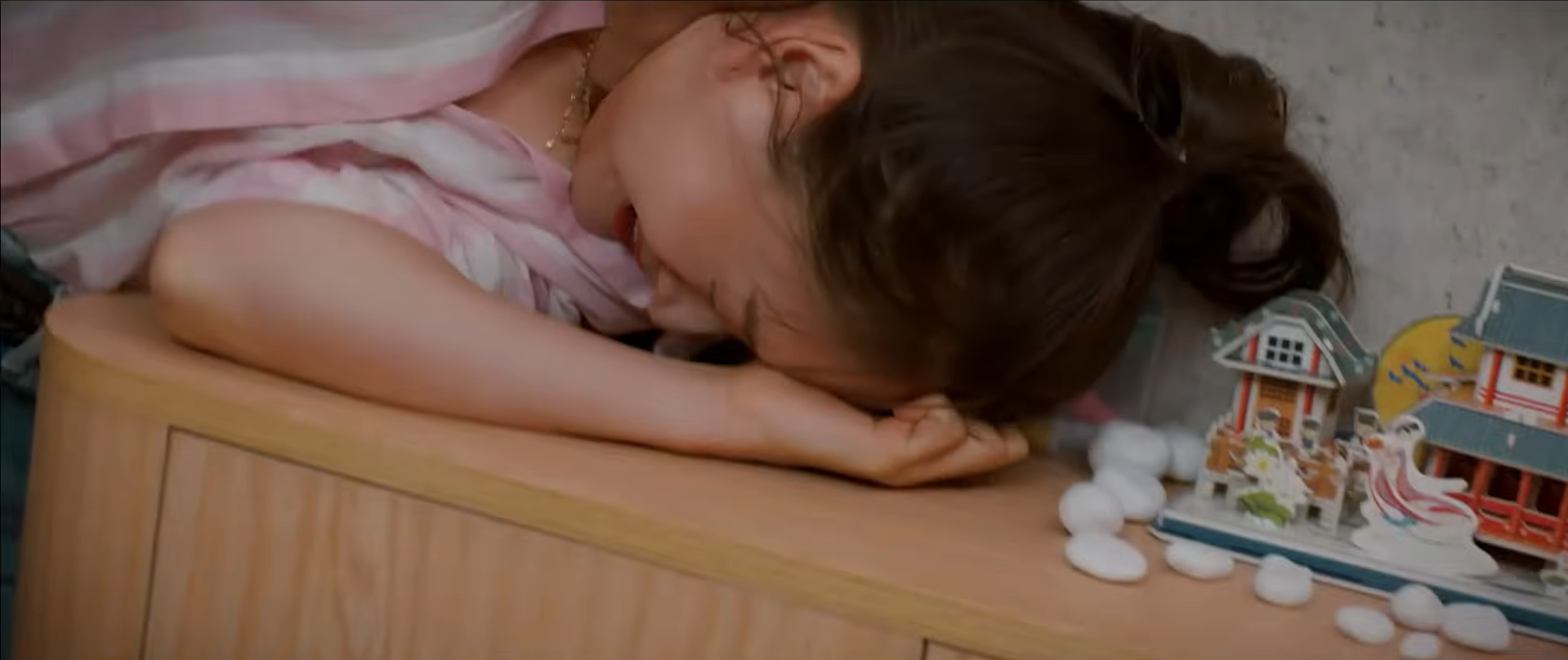 Lan Phương tiết lộ về hậu trường bất ngờ bị Quốc Đam bóp cổ