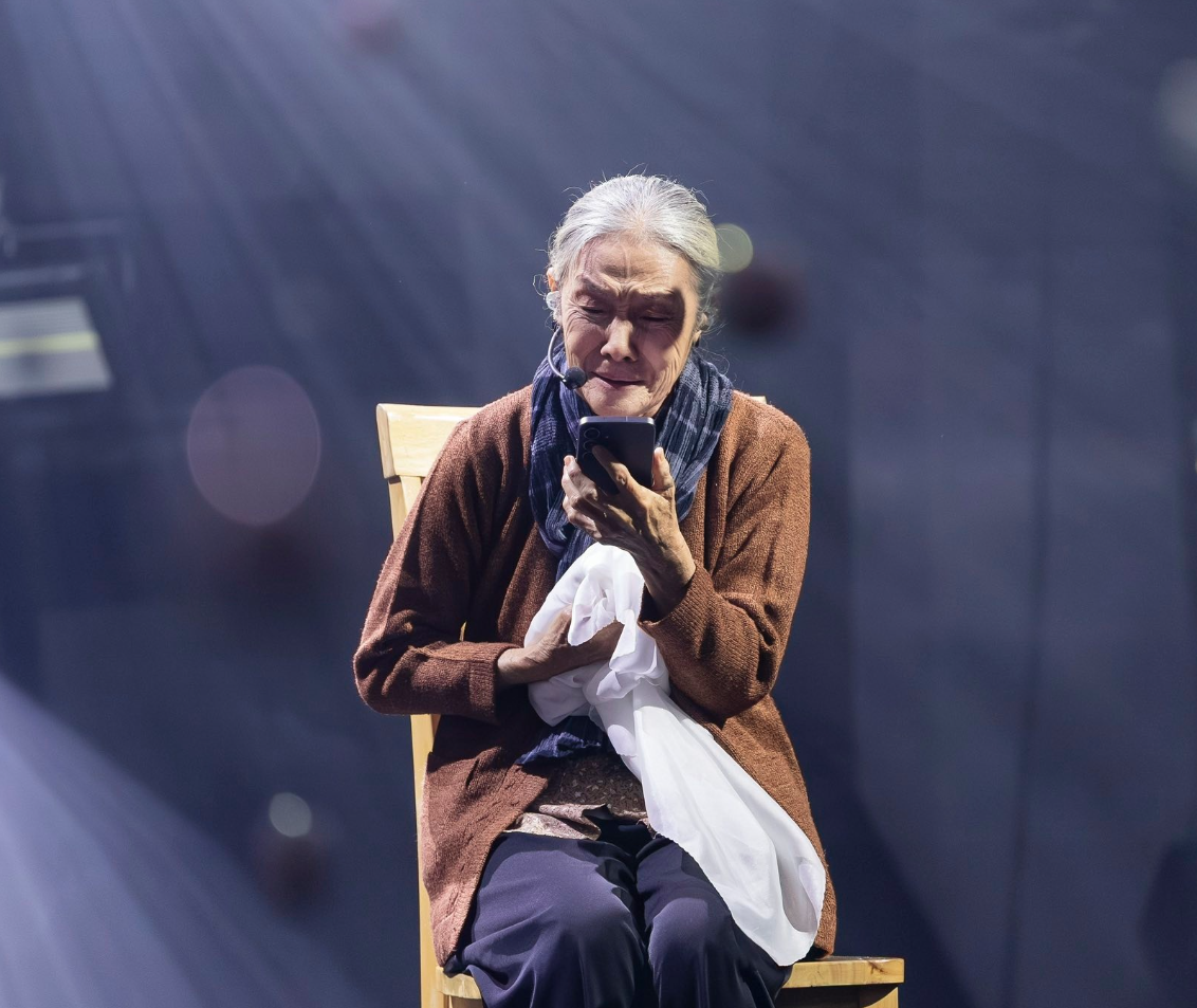 Chàng trai chỉ còn '30% thính lực' gây chú ý tại 'Anh Trai Say Hi' là ai?