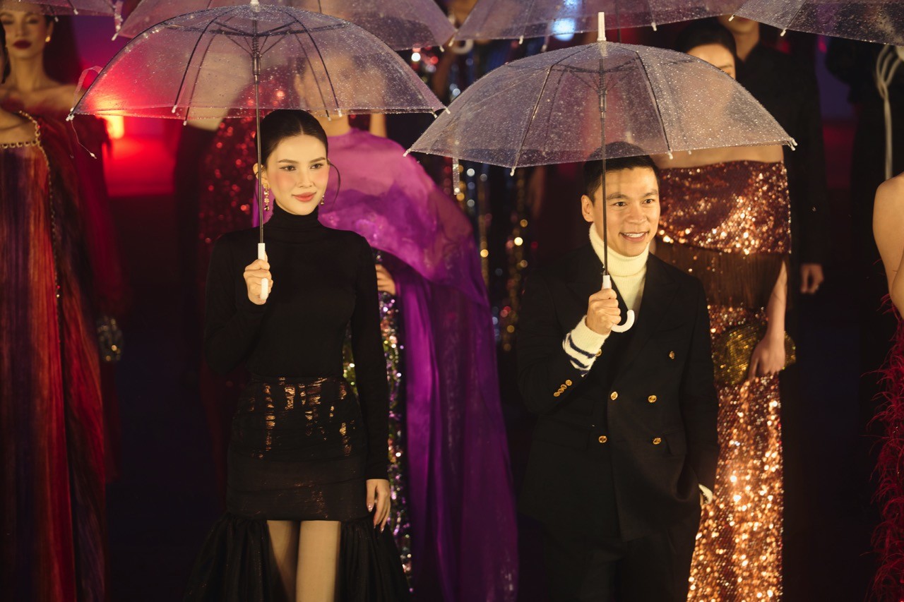 Á hậu 2 'Miss Earth Vietnam 2025' Linh Đan mở màn ấn tượng cho BST 'Chốn ấy' của Adrian Anh Tuấn tại Sa Pa