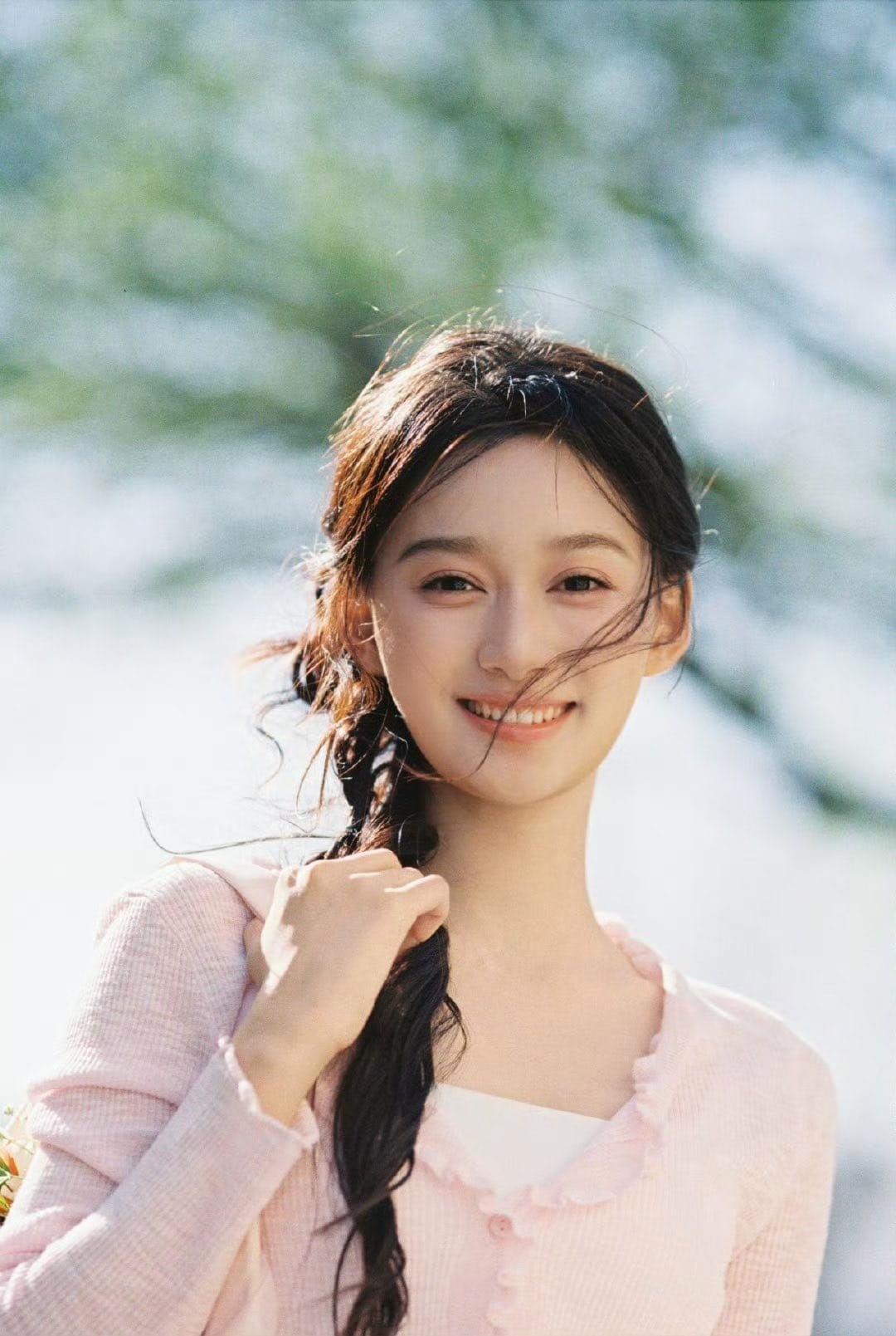 Hạ Mộng - hot girl khuynh đảo làng phim Hoa ngữ hiện giờ là ai?