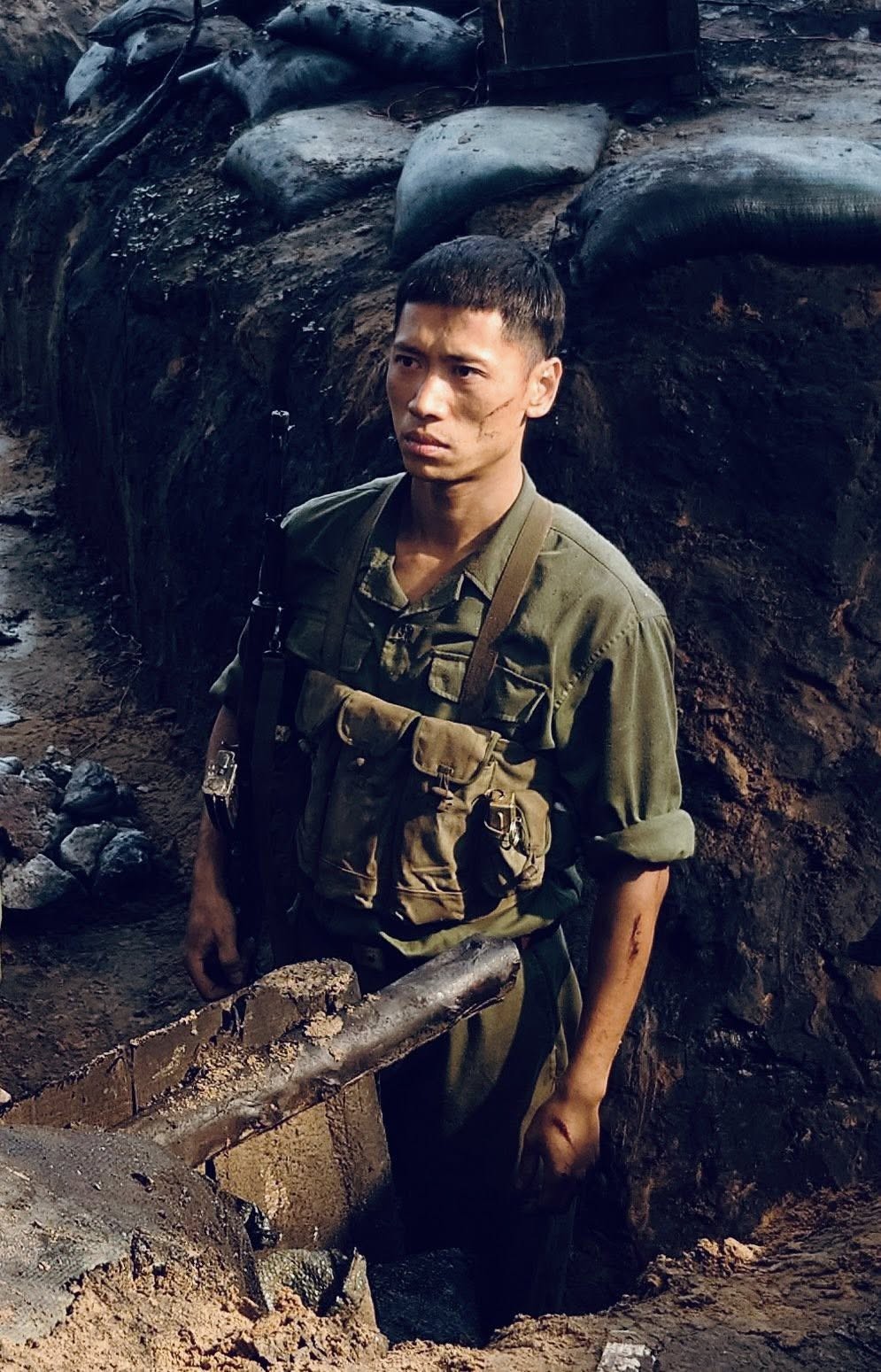 Hoàng Long: Sự hóa thân ngoạn mục thành biểu tượng đau đớn tận cùng của chiến tranh