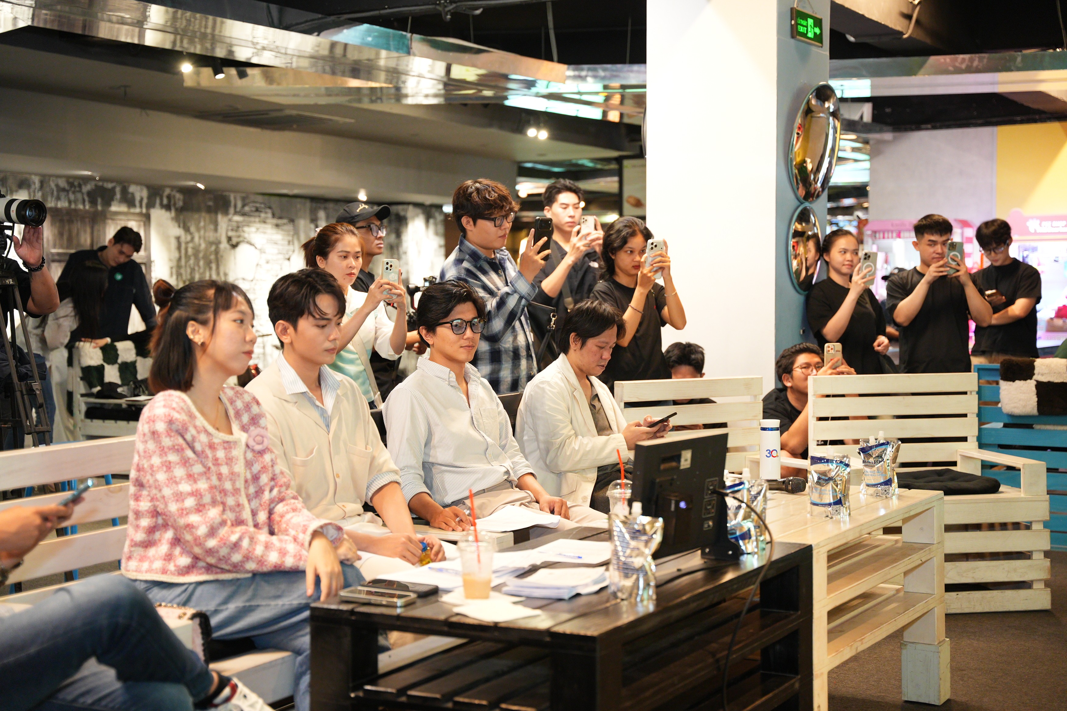 Dàn beauty queen Đỗ Nhật Hà, Ngô Mỹ Hải đổ bộ casting phim mới của Luk Vân