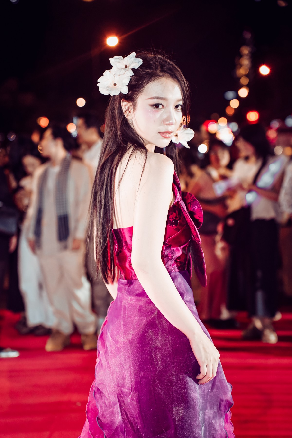 Dàn sao Việt xuất hiện tại thảm đỏ Liên hoan phim Việt Nam lần thứ 24