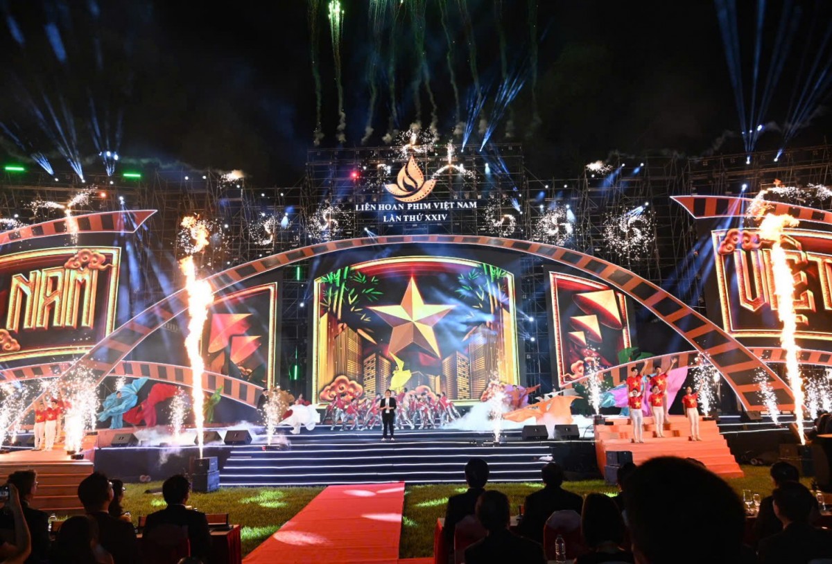 Thành phố Hồ Chí Minh đón nhận danh hiệu UNESCO tại Khai mạc Liên hoan phim Việt Nam lần thứ 24