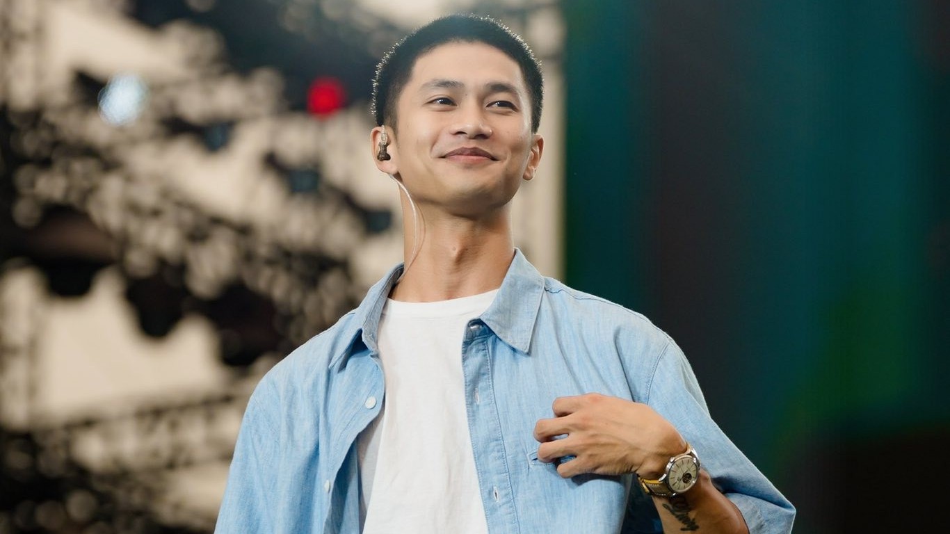 Nguyễn Hùng: Từ thợ điện ôtô đến ngôi sao 'Mưa đỏ' và chàng nhạc sĩ của 'Phép màu'