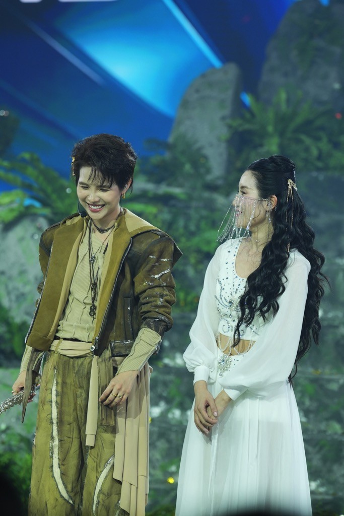 'Anh trai 'Say Hi' 2025' tập 11: Anh trai B Ray biến nỗi đau thành âm nhạc, team Vũ Cát Tường hứa hẹn tạo cú nổ mới tại Live Stage 4