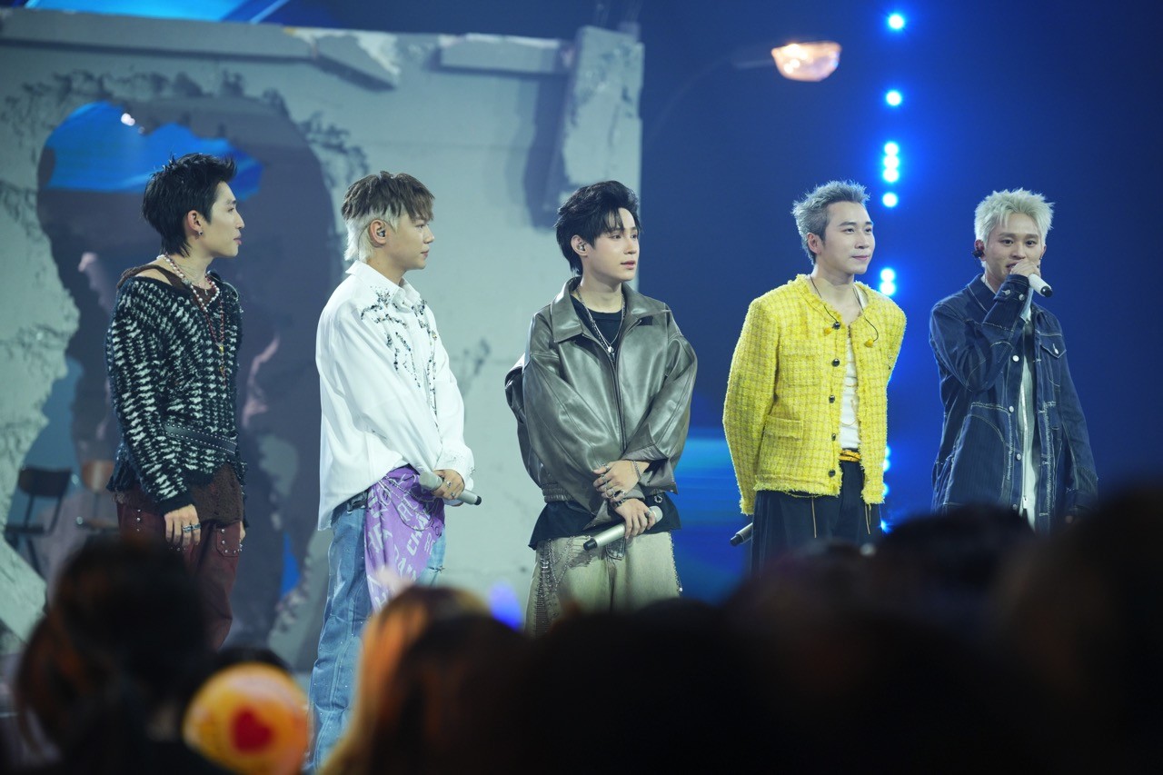 'Anh trai 'Say Hi' 2025' tập 11: Anh trai B Ray biến nỗi đau thành âm nhạc, team Vũ Cát Tường hứa hẹn tạo cú nổ mới tại Live Stage 4