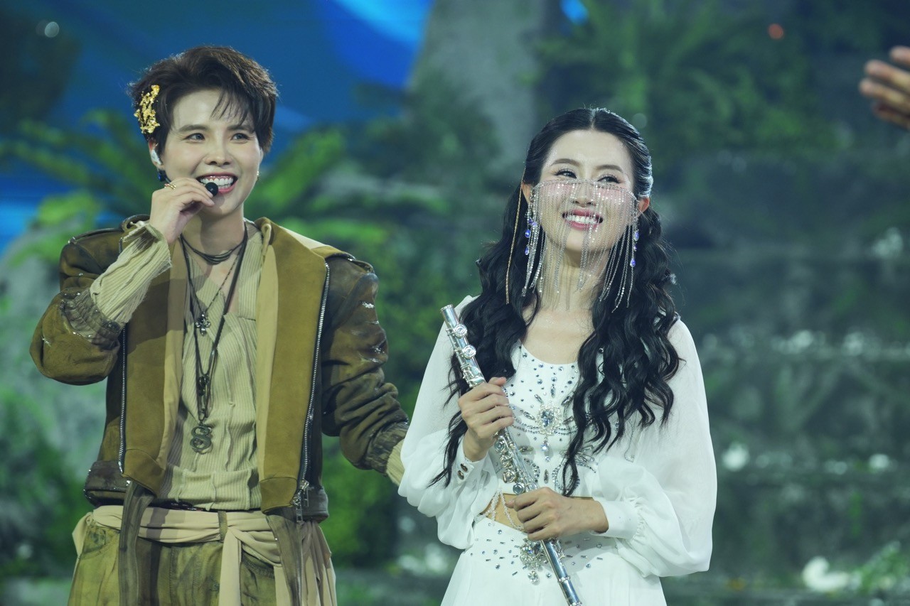 'Anh trai 'Say Hi' 2025' tập 11: Anh trai B Ray biến nỗi đau thành âm nhạc, team Vũ Cát Tường hứa hẹn tạo cú nổ mới tại Live Stage 4