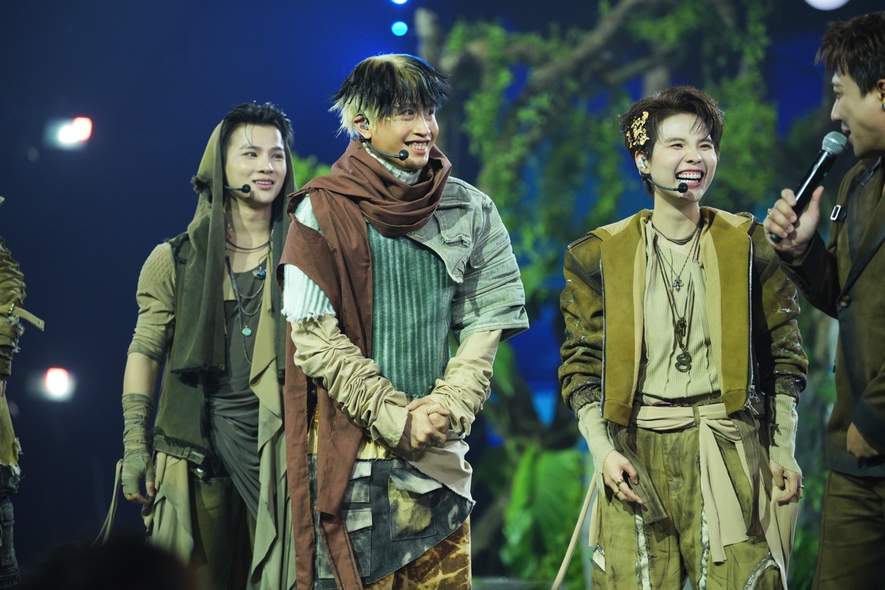 'Anh trai 'Say Hi' 2025' tập 11: Anh trai B Ray biến nỗi đau thành âm nhạc, team Vũ Cát Tường hứa hẹn tạo cú nổ mới tại Live Stage 4