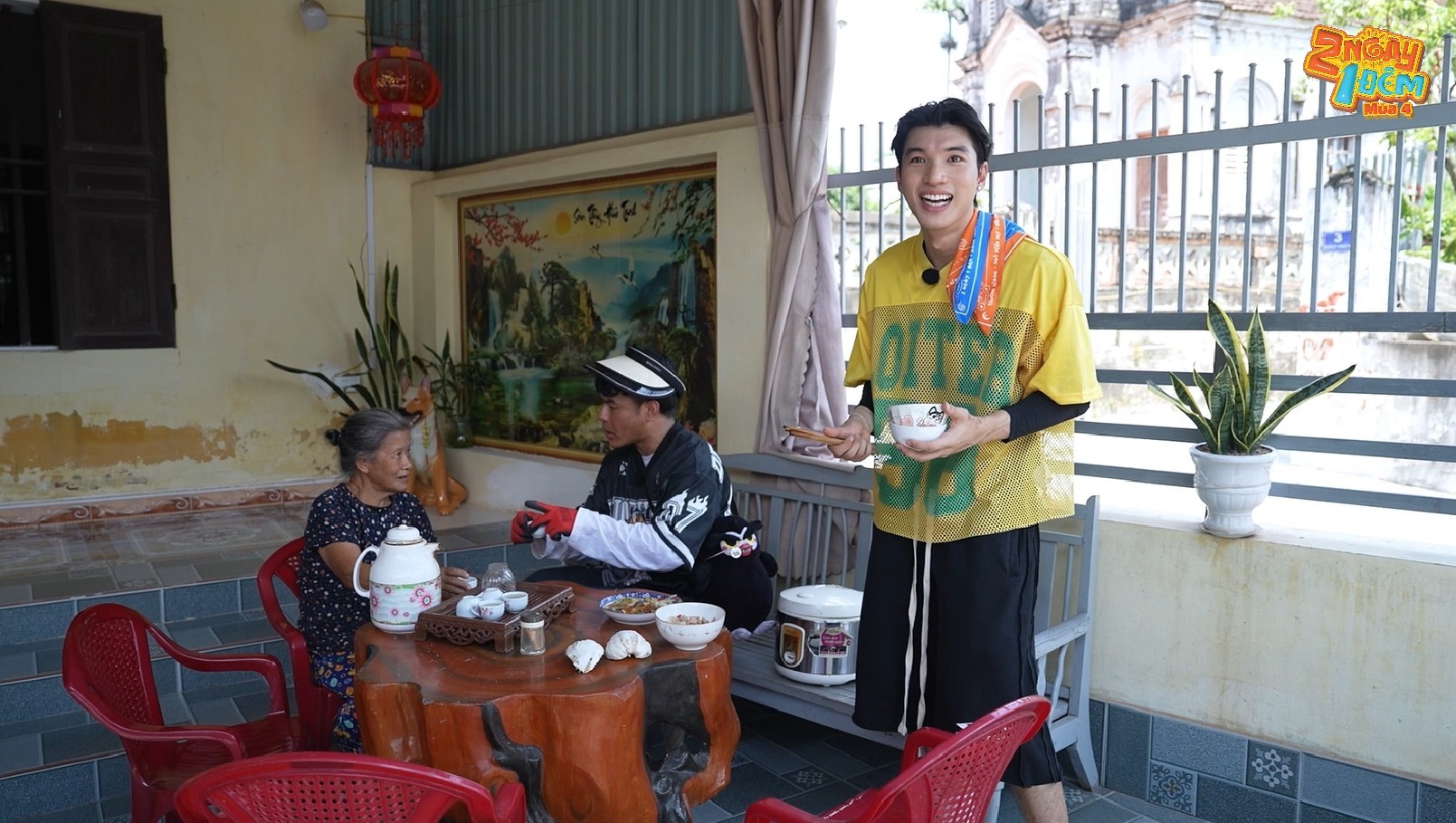 '2 ngày 1 đêm': Kiều Minh Tuấn - Dương Lâm kiếm chuyện với mẹ già Trường Giang, 'ganh tỵ' út Hiếu