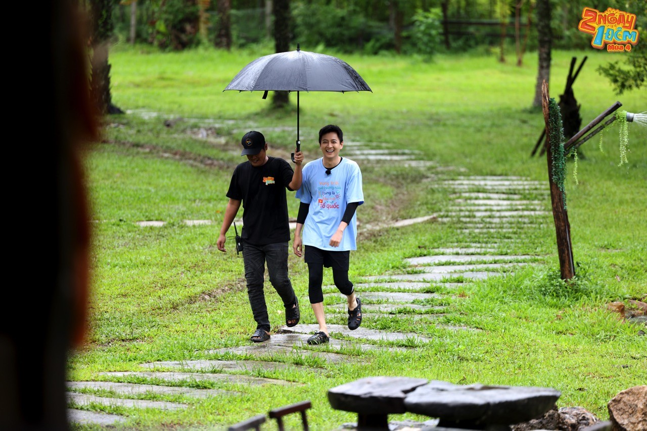 '2 ngày 1 đêm': Kiều Minh Tuấn - Dương Lâm kiếm chuyện với mẹ già Trường Giang, 'ganh tỵ' út Hiếu
