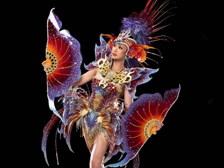 Hoa hậu Phương Linh hé lộ trang phục Carnival Costume lấy cảm hứng từ 'Cá chép hóa rồng' tại 'Miss Cosmo 2025'