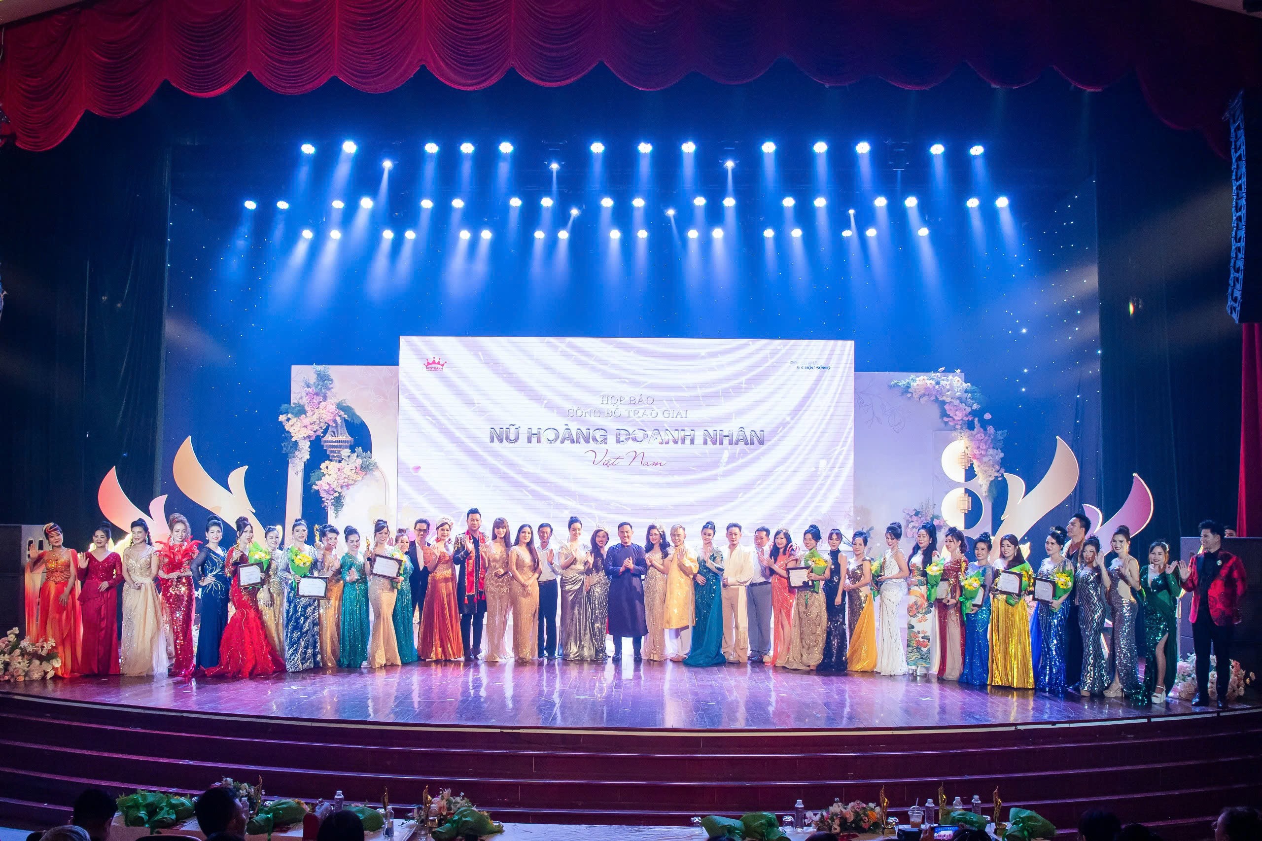 Nguyên Vũ, Băng Châu, Cát Tường, Mai Thu Huyền ngồi 'ghế nóng' cuộc thi 'Nữ hoàng doanh nhân Việt Nam 2025'