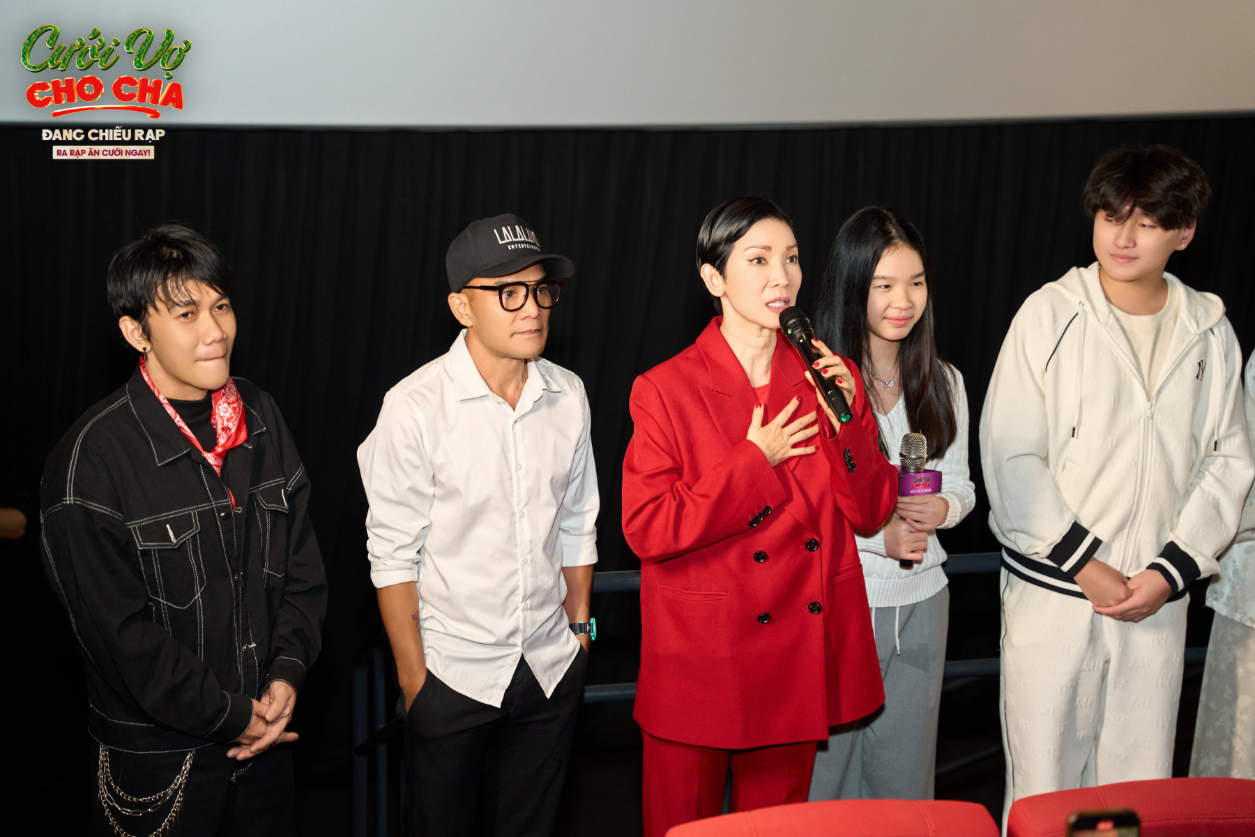 Cinetour 'Cưới vợ cho cha': Gặp gỡ khán giả miền Tây, lan tỏa yêu thương gia đình