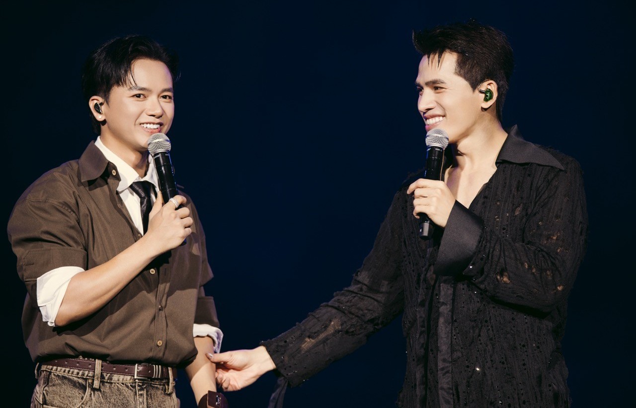 Quốc Thiên ủng hộ 200 triệu đồng đến đồng bào miền Trung gặp thiên tai ngay giữa lúc trình diễn tại Live concert 'Skynote 2025'