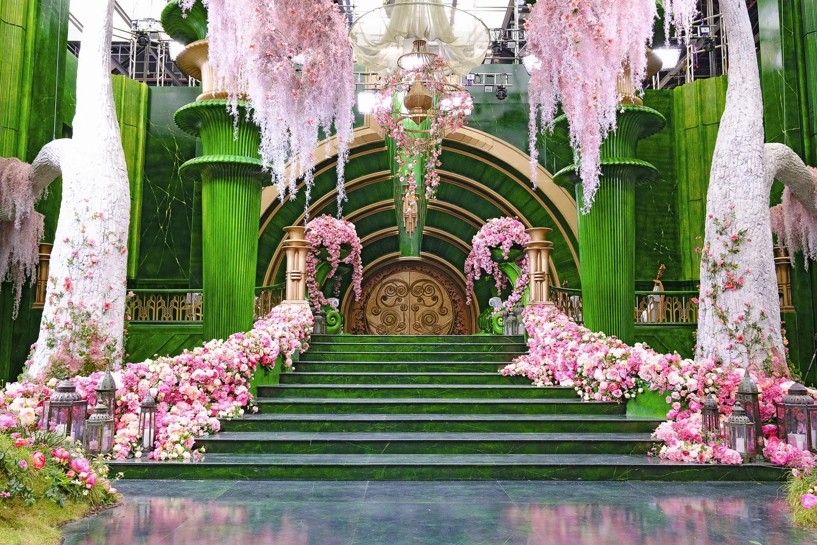 Sức hút đáng kinh ngạc của 'Wicked: Phần 2' chưa chiếu đã gây bão phòng vé, hé lộ hậu trường được đầu tư khủng