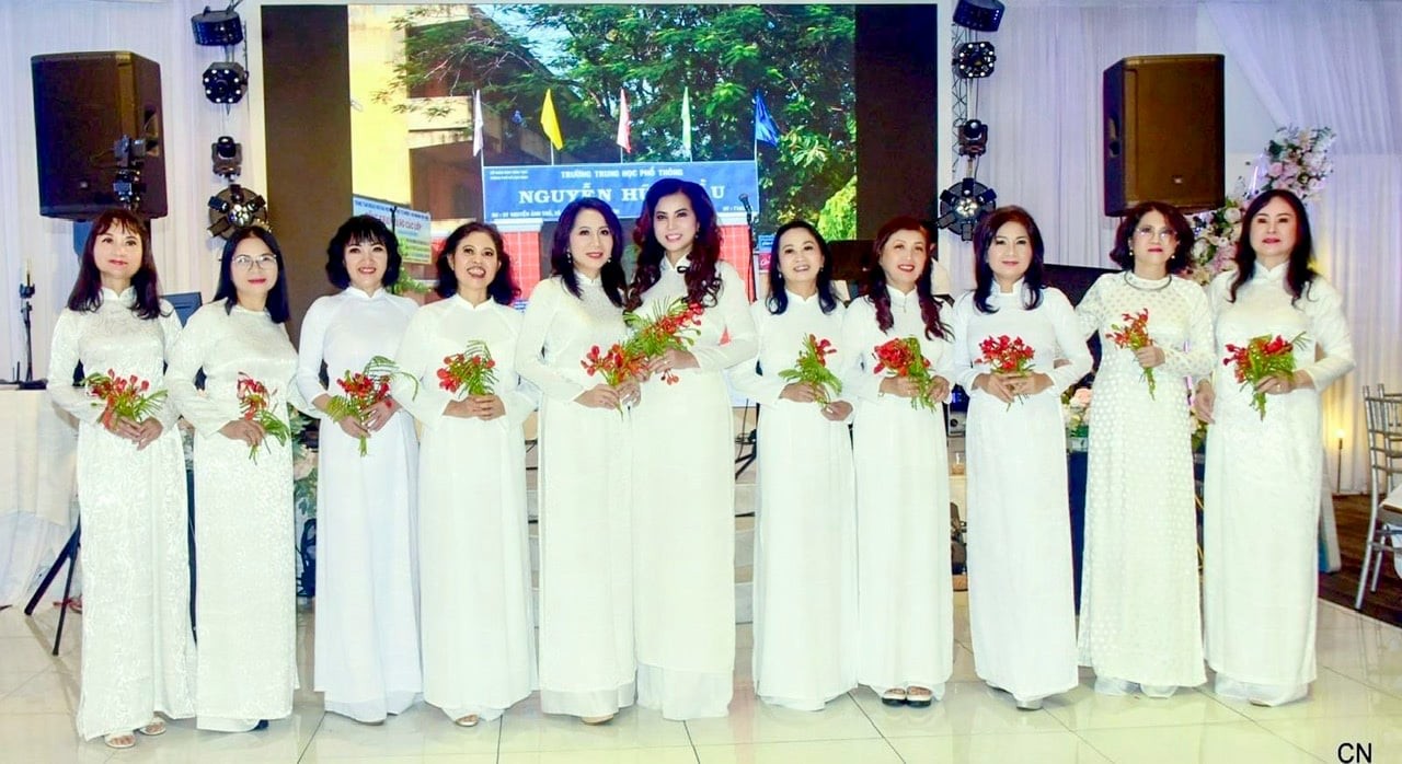 Hoa hậu Kim Hồng: Nghề giáo, giá trị cốt lõi làm nên bản sắc Kim Hồng