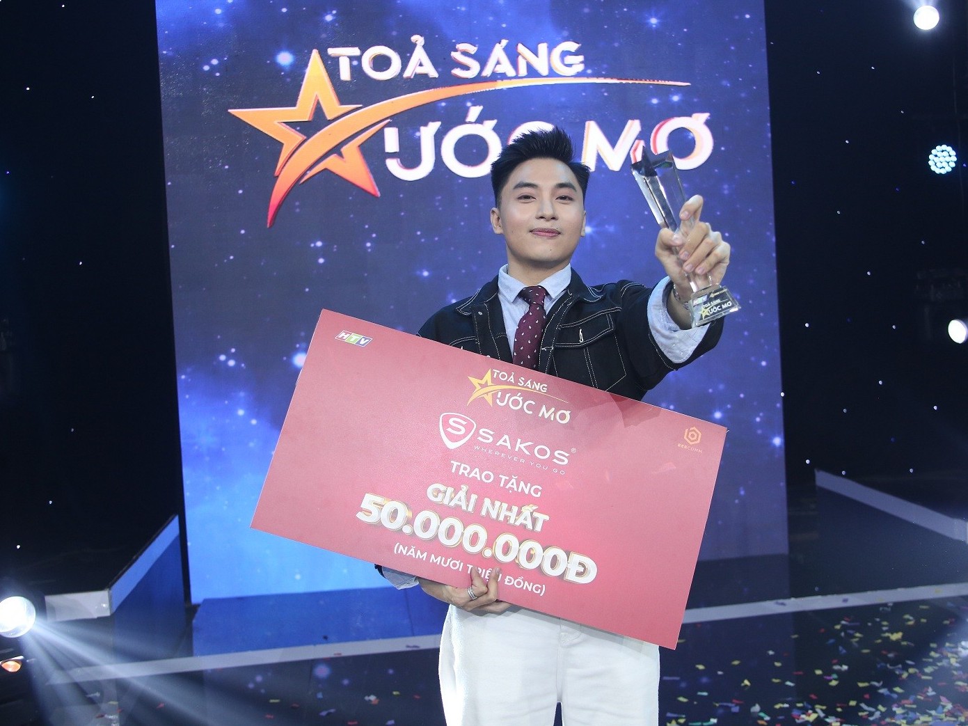 Hoàng Thái: Từ thí sinh từng bị ban giám khảo 'quên tên' đến chiến thắng giải Quán quân 'Tỏa sáng ước mơ' mùa 4