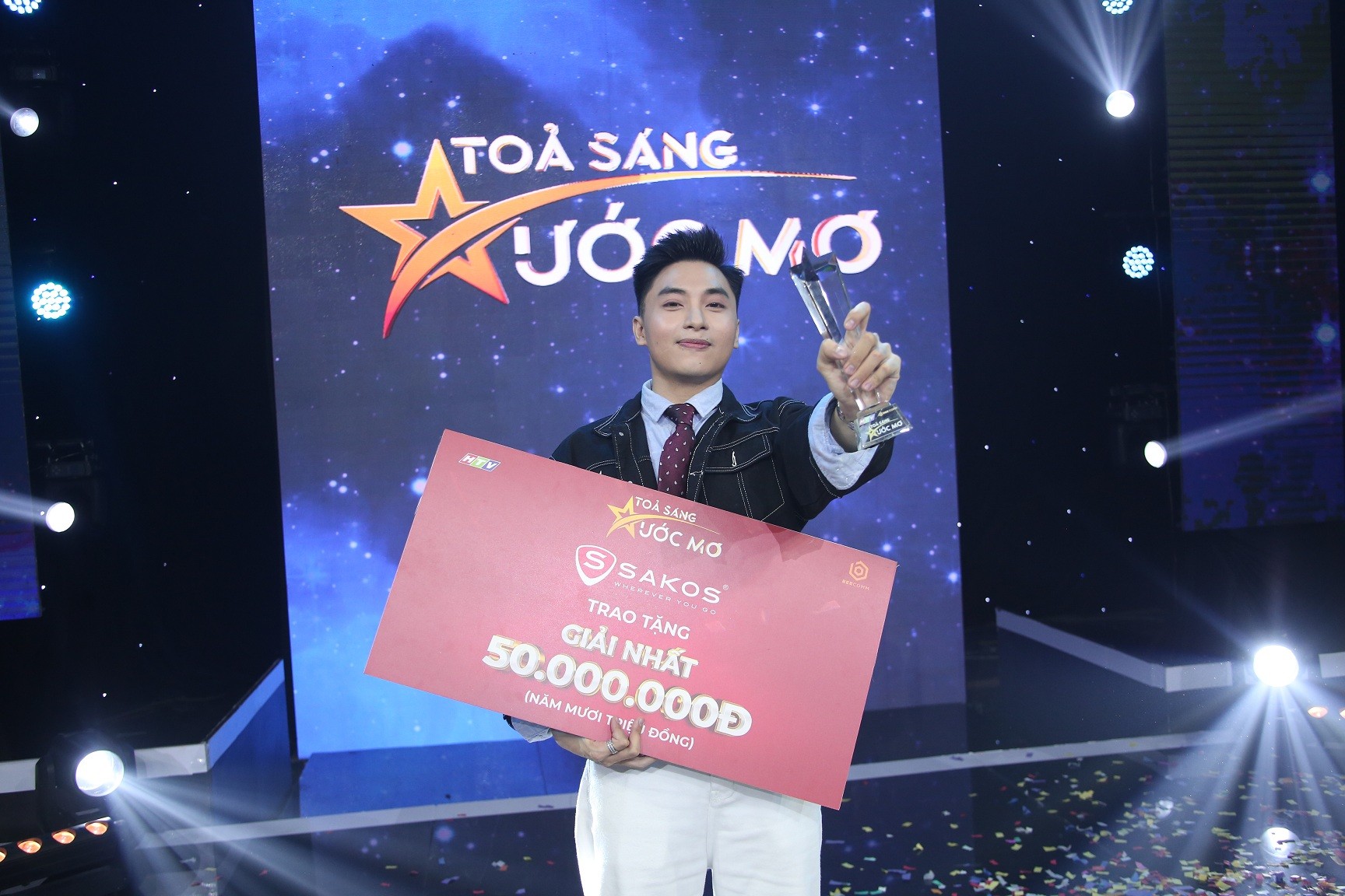 Hoàng Thái: Từ thí sinh từng bị ban giám khảo 'quên tên' đến chiến thắng giải Quán quân 'Tỏa sáng ước mơ' mùa 4