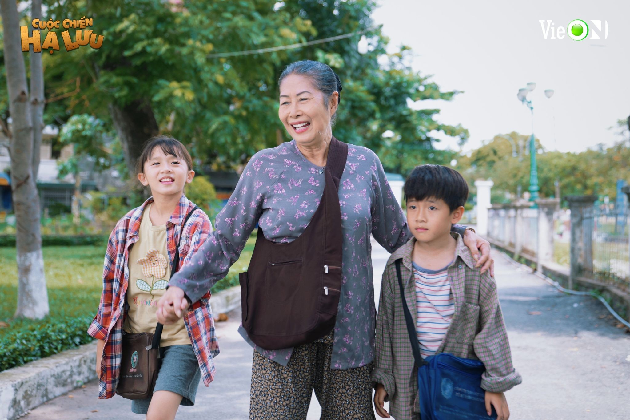 Thái Hòa xót cho 2 sao nhí trong 'Cuộc chiến hạ lưu'