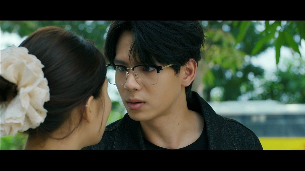 NSƯT Hoàng Hải và NSƯT Kiều Anh: Lần đầu đóng cặp vợ chồng bất ổn ăn ý đến bất ngờ