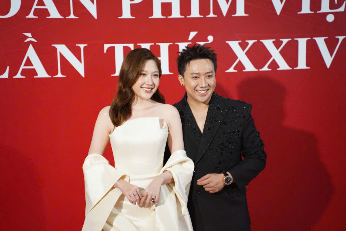 Sao Việt đổ bộ tại thảm đỏ bế mạc Liên hoan phim Việt Nam lần thứ 24