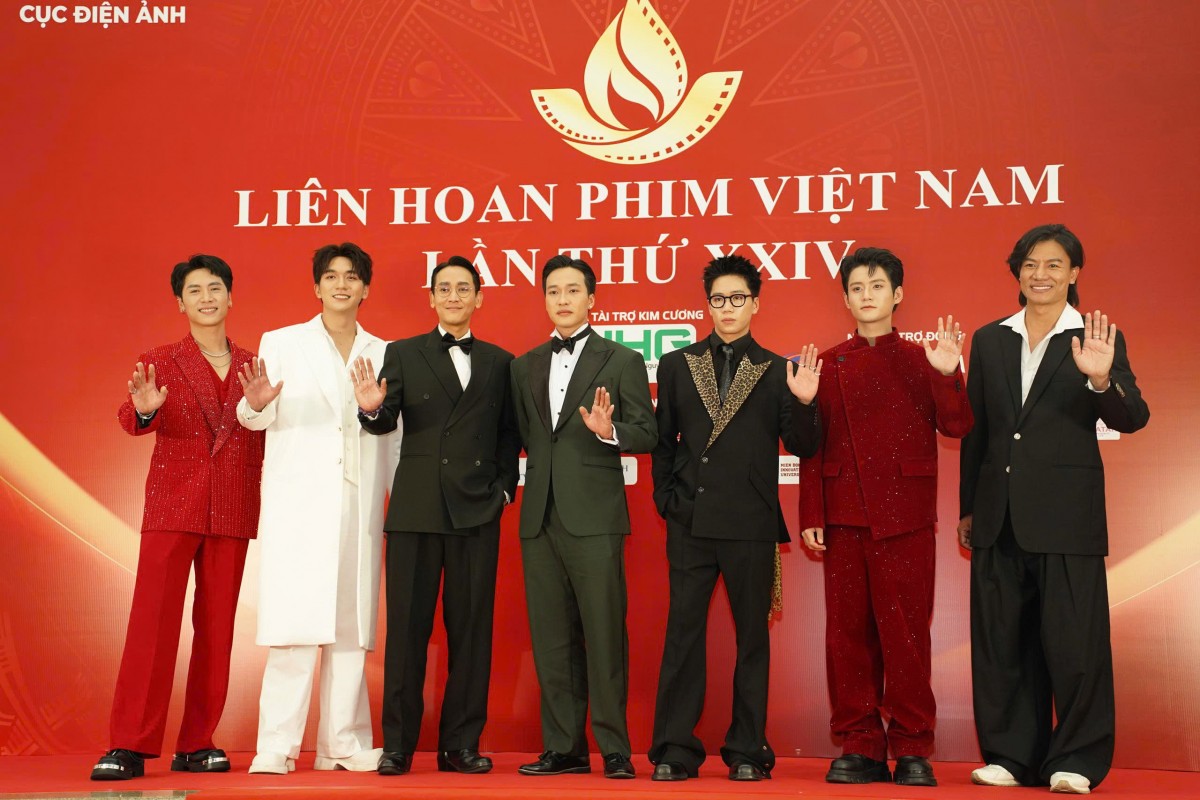 Sao Việt đổ bộ tại thảm đỏ bế mạc Liên hoan phim Việt Nam lần thứ 24