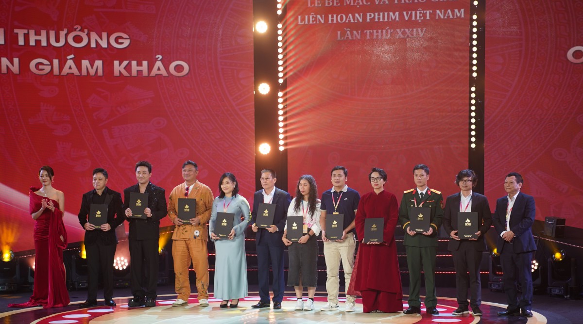 Mưa đỏ lên ngôi cao nhất tại Liên hoan phim Việt Nam lần thứ 24