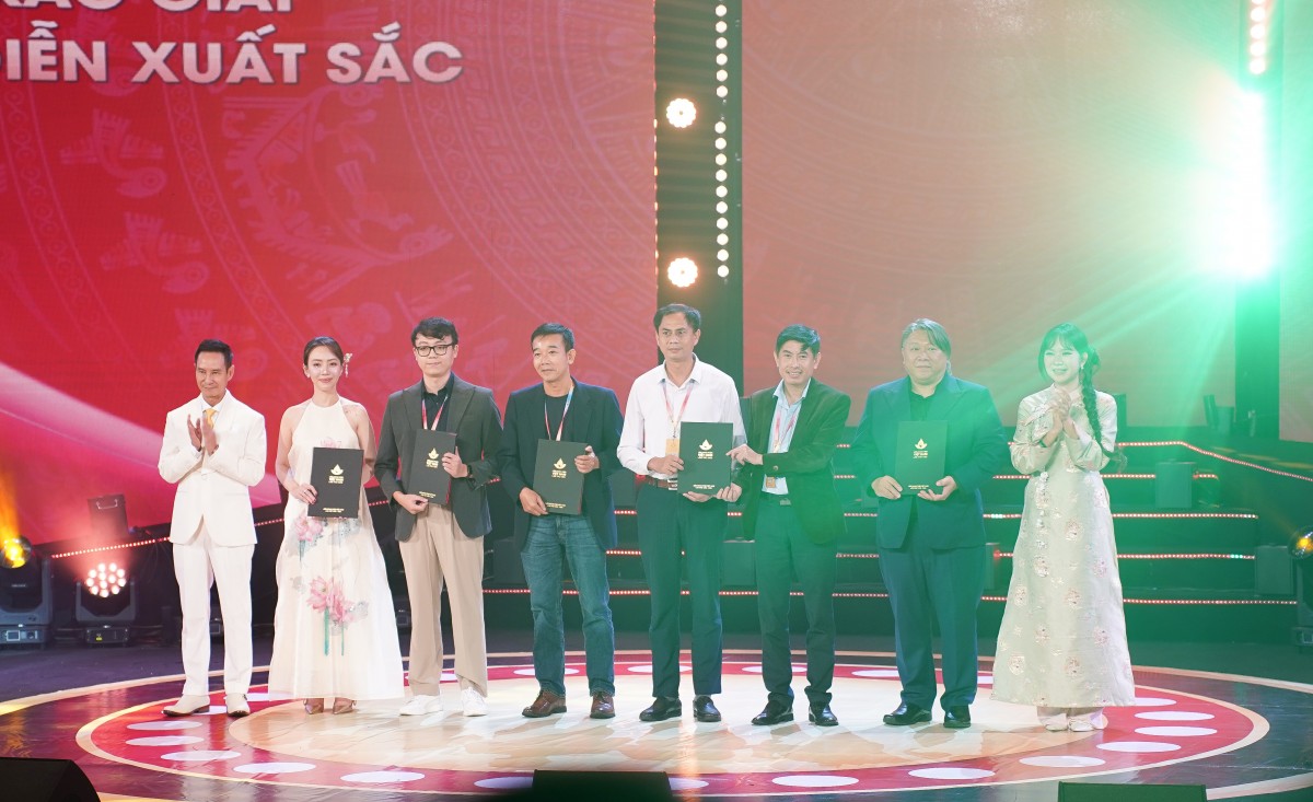 Mưa đỏ lên ngôi cao nhất tại Liên hoan phim Việt Nam lần thứ 24