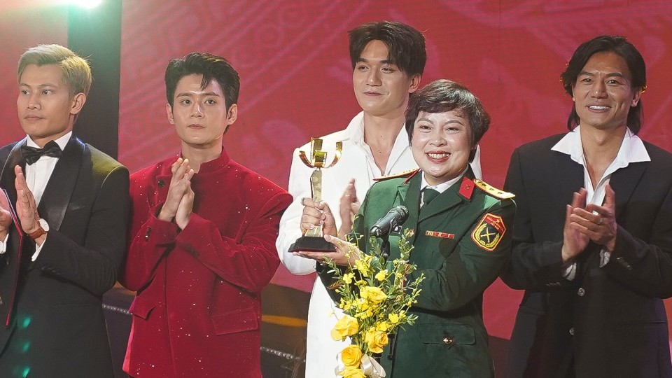 'Mưa đỏ' lên ngôi cao nhất tại Liên hoan phim Việt Nam lần thứ 24